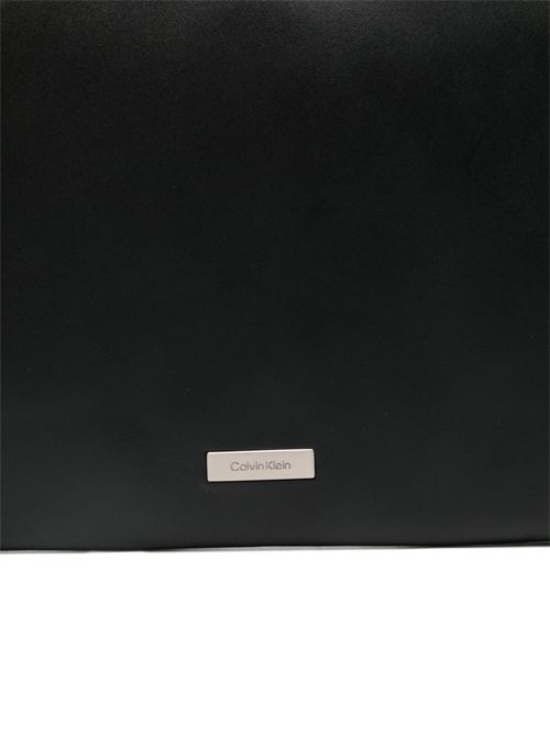 Borsetto uomo Calvin Klein nero piatto tracolla Calvin Klein | LV04D1110GUB1